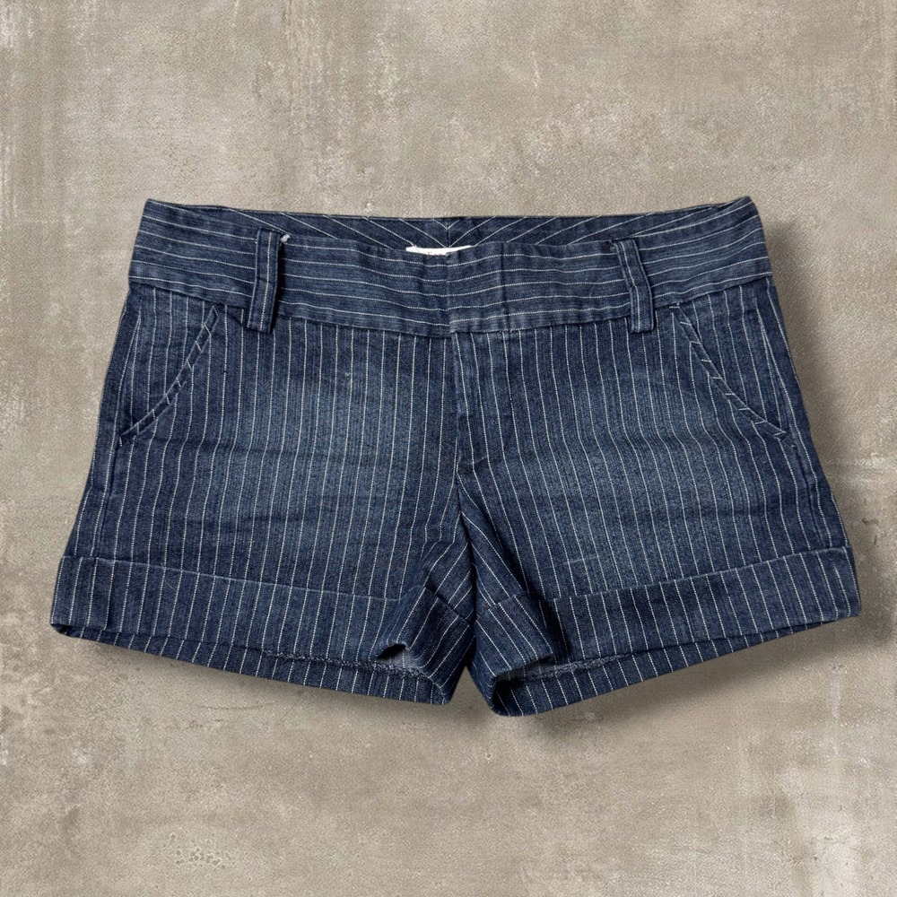 Alice + Olivia Low Rise Pinstripe Denim Cuffed Shorts Size 4 Made in NYC